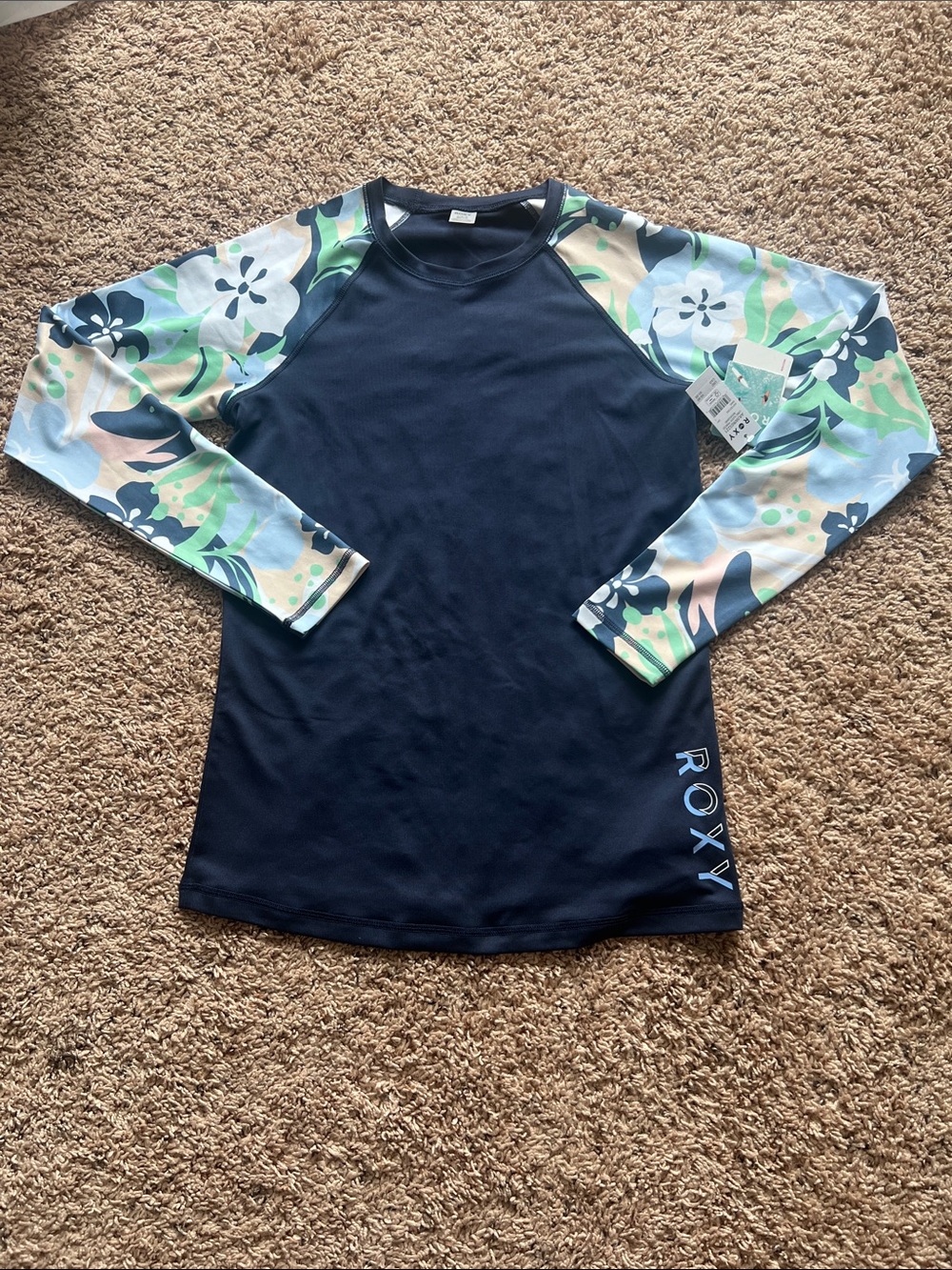 Women’s Roxy Rashguard - Picture 1 of 9